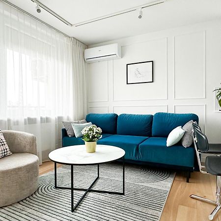 Stylowy Apartament Przy Metrze Varšava Exteriér fotografie